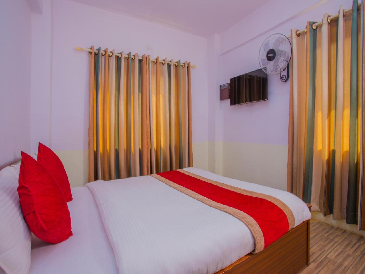 Oyo 255 White Zambala Hotel Kathmandu Exterior foto