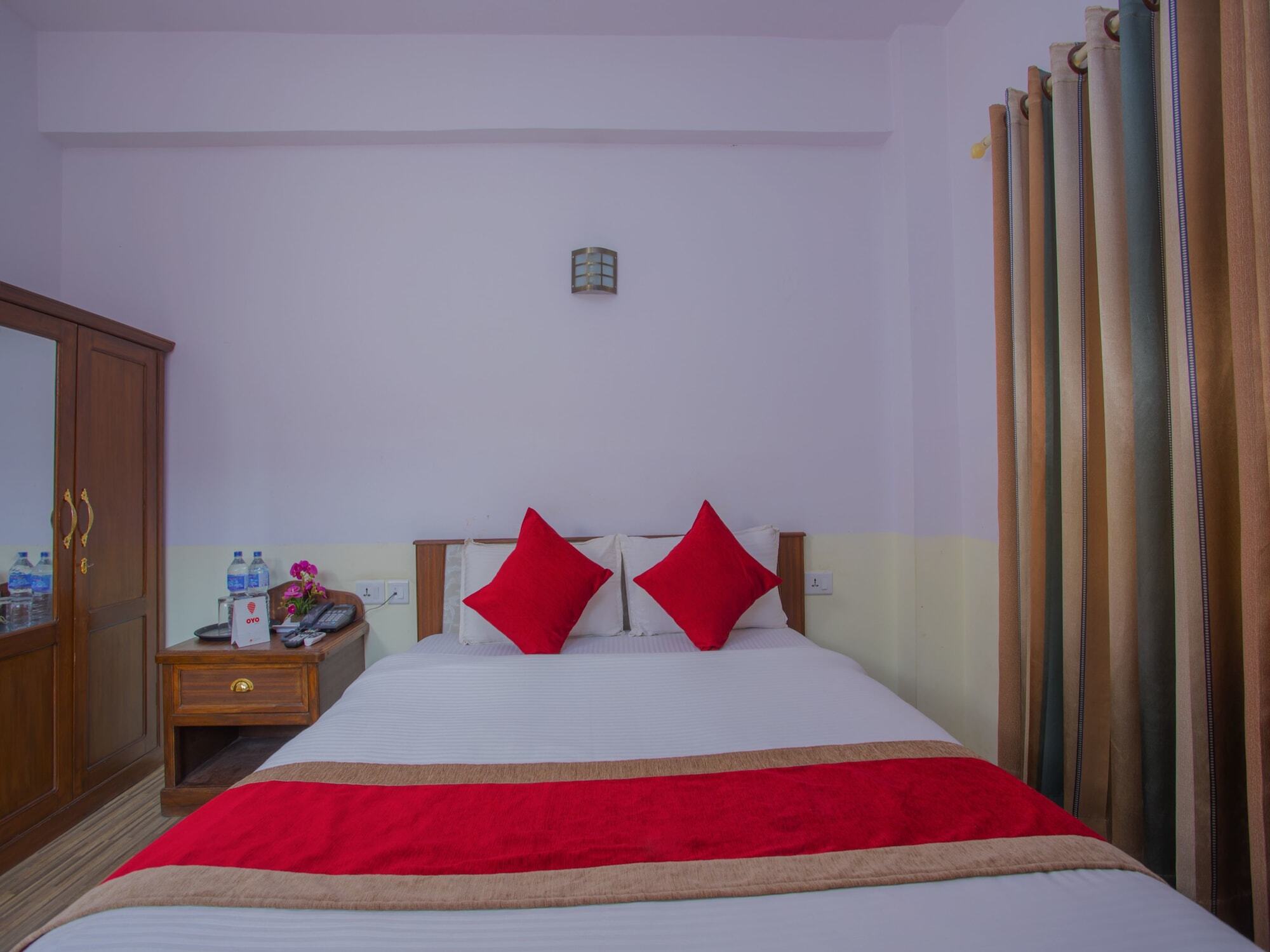 Oyo 255 White Zambala Hotel Kathmandu Exterior foto